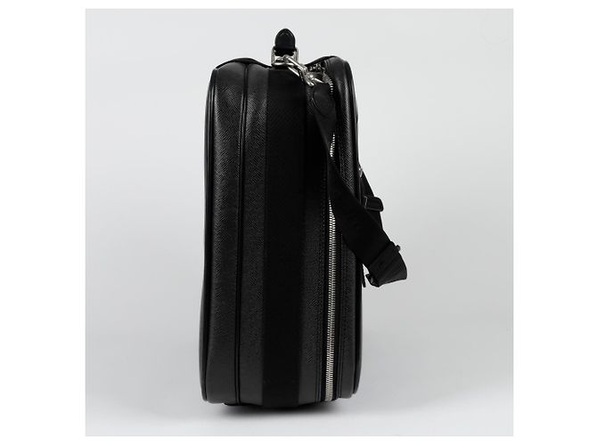 Louis Vuitton Borsa Tote Taiga Satellite Nero - vista 5