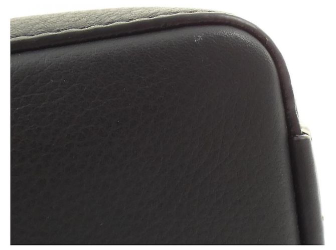 Noe Borsa a Spalla Noé Monogram Shadow in Pelle di Vitello Louis Vuitton Nero - vista 3