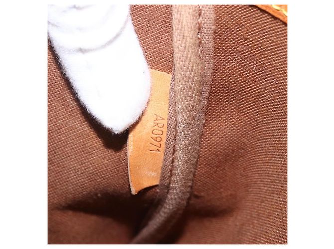 Gibeciere Borsa Messenger Gibecière Monogram Canvas MM Louis Vuitton Marrone - vista 7