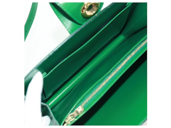 Bolso de Hombro Capucines Louis Vuitton en Cuero Epi Verde - vista 5
