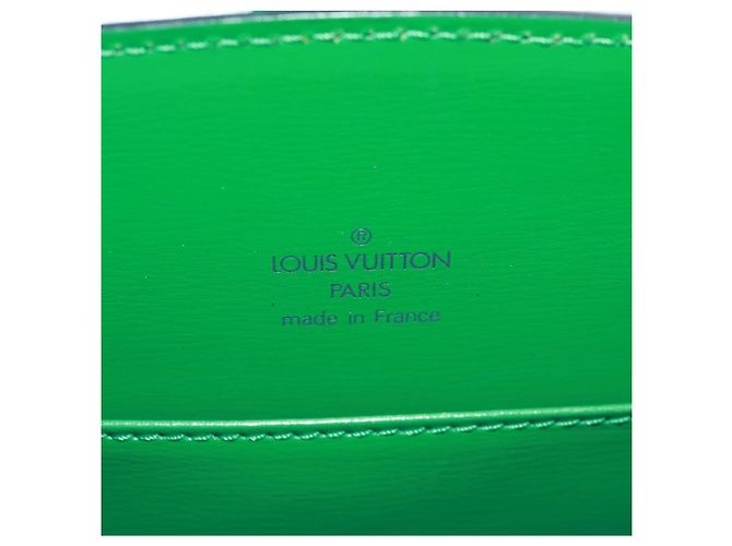 Bolso de Hombro Capucines Louis Vuitton en Cuero Epi Verde - vista 6