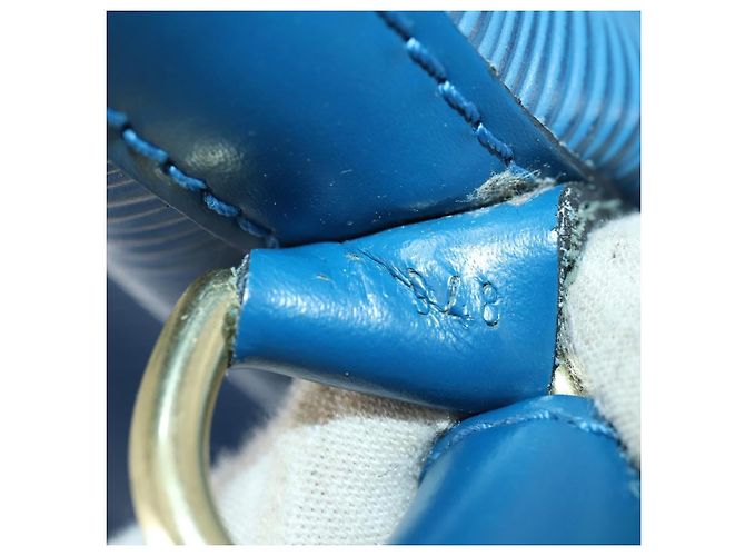 Noe Sac à main Petit Noé Louis Vuitton en cuir Epi petit Bleu - vue 7