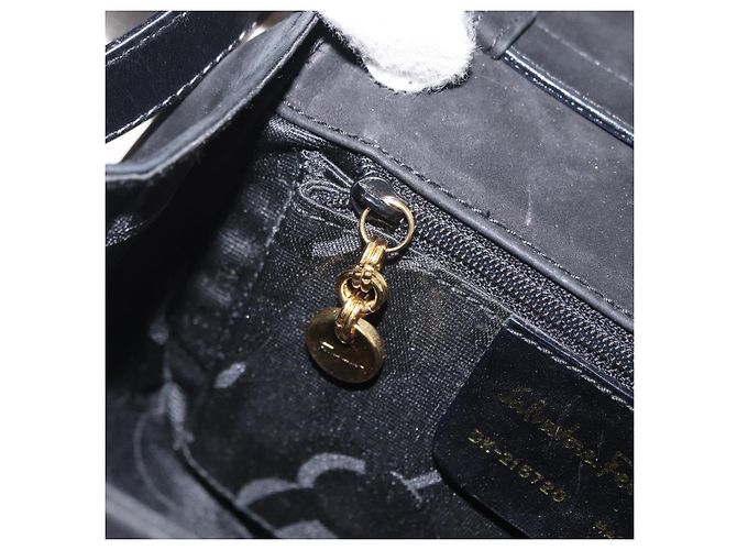 Salvatore Ferragamo Vala Shoulder Bag Suede Black Gold Auth BA9286 Golden - view 20