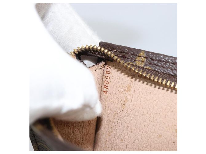 Bucket LOUIS VUITTON Monogramma Secchiello PM Pochette Accessorio LV Auth 159478 - vista 12