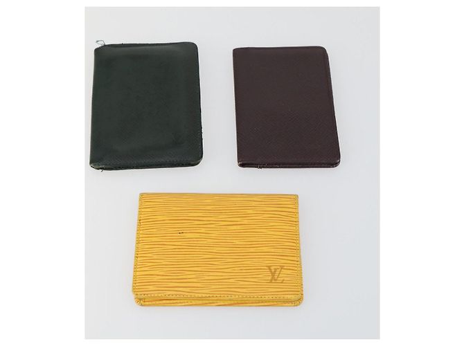 LOUIS VUITTON Epi Key Case 8 sets Red Yellow black LV Auth 160332 - view 2