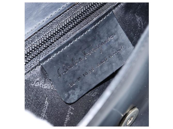 Borsa a mano Vala in pelle nera e argento di Salvatore Ferragamo Auth 160107 Nero - vista 16