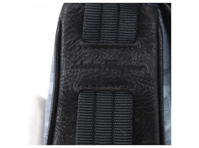 Bolso de Hombro Gancini Salvatore Ferragamo en Lona Azul Marino y Oro Auth BA9259V Dorado - vista 14
