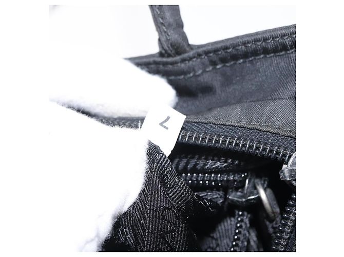 Borsa Tote Prada in nylon nero argento Auth gh1544 - vista 12