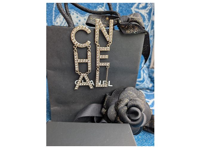 Chanel Orecchini in cristallo lettera GHW B21V CHA NEL D'oro - vista 7