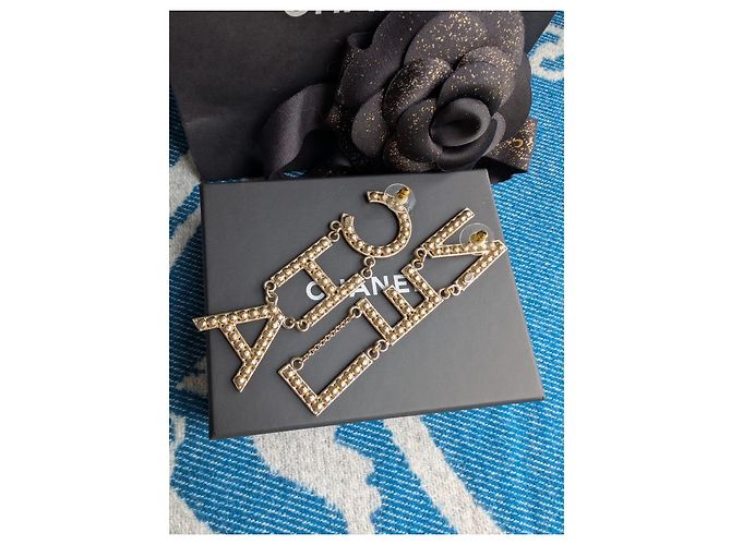 Chanel Orecchini in cristallo lettera GHW B21V CHA NEL D'oro - vista 8