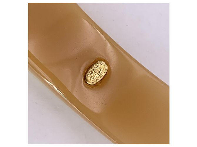 Timeless Chanel Bracciale a bangle in resina beige vintage con logo CC - vista 4