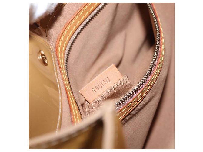 Borsa Reade Monogram Vernis PM di Louis Vuitton Marrone - vista 7