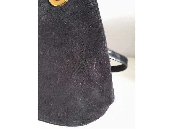 Céline Vintage Eimer Tasche aus schwarzem Wildleder, roter Coir-Innenraum - Ansicht 3