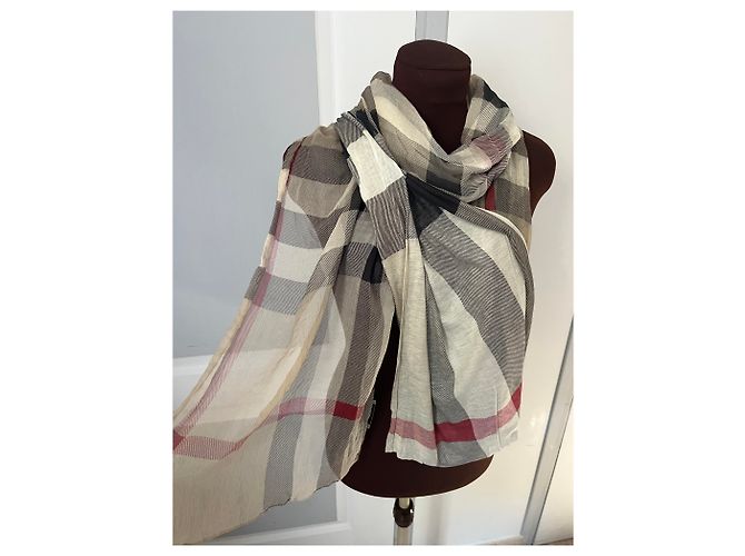 Bufanda/Echarpe Burberry para Mujer en Buen Estado - vista 2