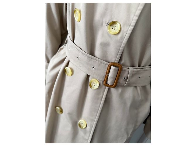 Abrigo Burberry para Mujer en Muy Buen Estado - vista 2