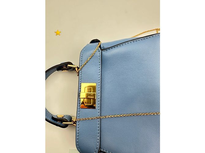 Fendi Nano Peekaboo – Pelle Azzurra Blu Blu chiaro - vista 3