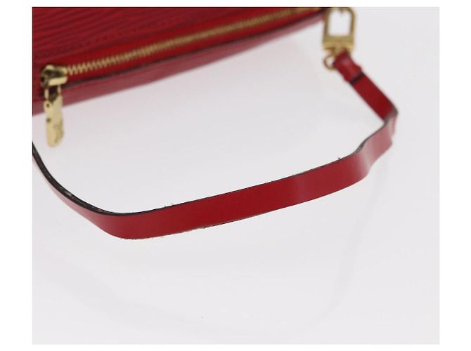 Pochette Soufflot in pelle Epi Louis Vuitton Rosso - vista 6