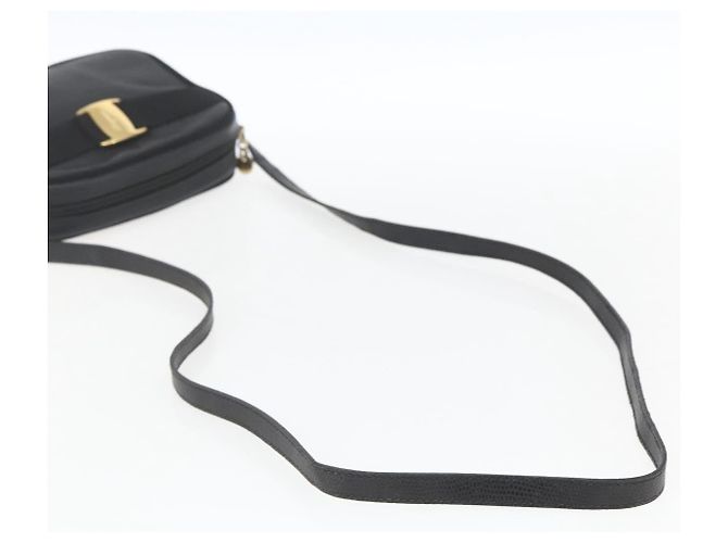 Borsa a Spalla Salvatore Ferragamo in Pelle Nera e Oro Auth ka1281 Nero D'oro - vista 7