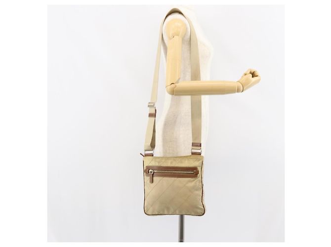 PRADA Gepolsterte Schultertasche Nylon Beige Silber Auth 159966 - Ansicht 25