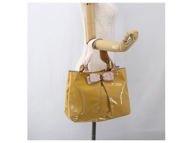 Borsa Vala in smalto giallo oro Salvatore Ferragamo Auth am10303 - vista 23