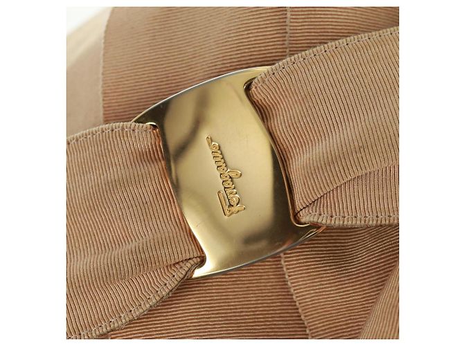 Borsa a Spalla Salvatore Ferragamo in Tela Beige Oro Auth bs31859 - vista 17