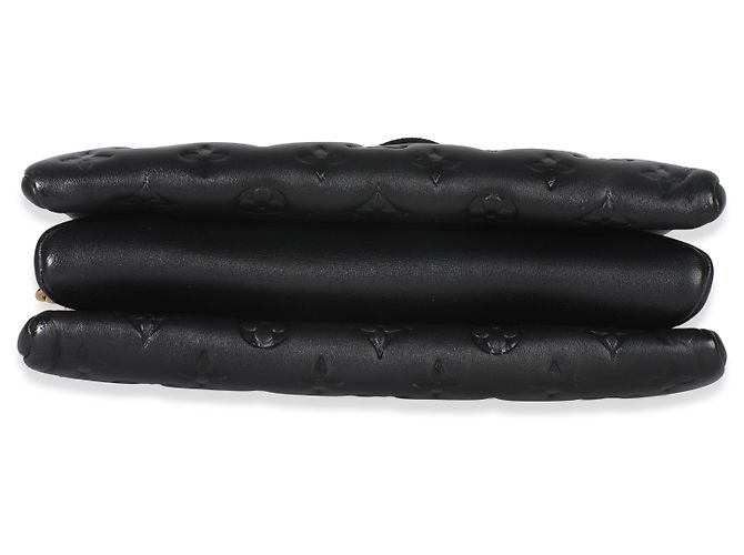 Coussin PM in agnello nero con monogramma in rilievo Louis Vuitton - vista 6