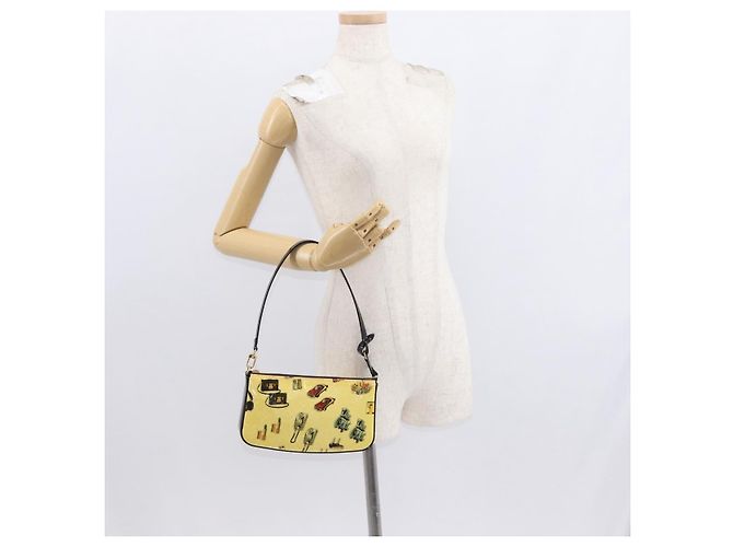Louis Vuitton – Pochette Accessoires NM in Vernice Gialla Giallo - vista 15