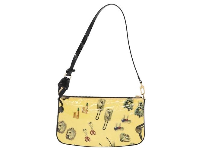 Louis Vuitton – Pochette Accessoires NM in Vernice Gialla Giallo - vista 2