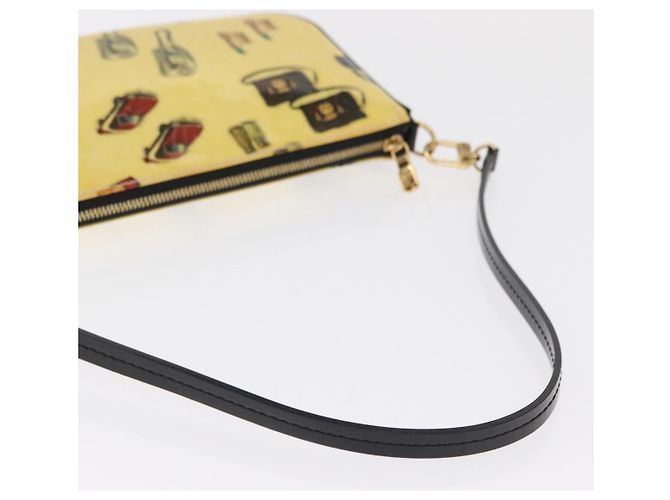Louis Vuitton – Pochette Accessoires NM in Vernice Gialla Giallo - vista 8