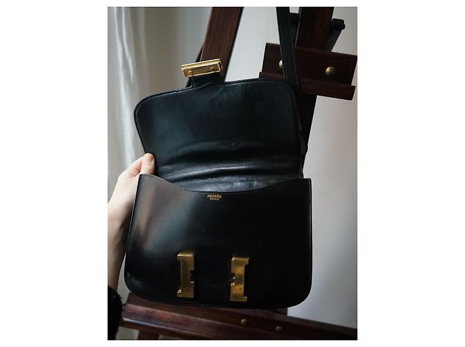 Sac Hermès Constance en cuir box noir - vue 11