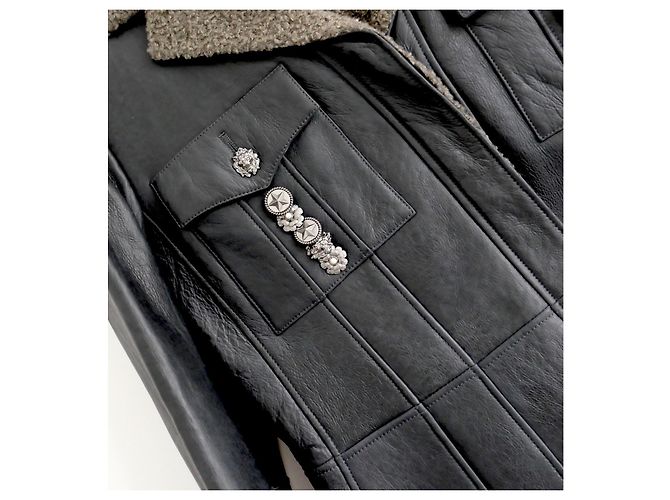 Chanel Pre-Fall 2007 Button Trim Leather & Shearling Jacket Black - view 2