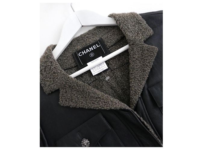 Chanel Pre-Fall 2007 Button Trim Leather & Shearling Jacket Black - view 3