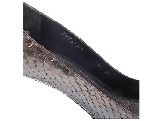 Décolleté in pelle di serpente Stuart Weitzman in pelle marrone - vista 9