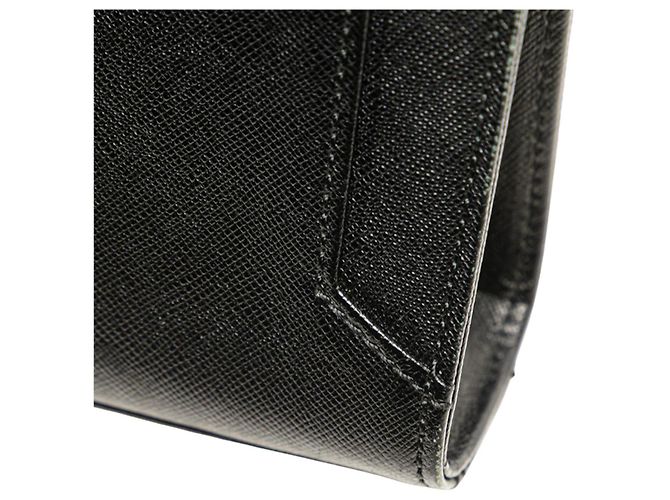 Burberry – Pochette in Pelle Nera con Cinturino Nero - vista 6