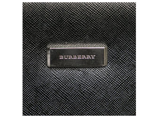 Burberry – Pochette in Pelle Nera con Cinturino Nero - vista 7