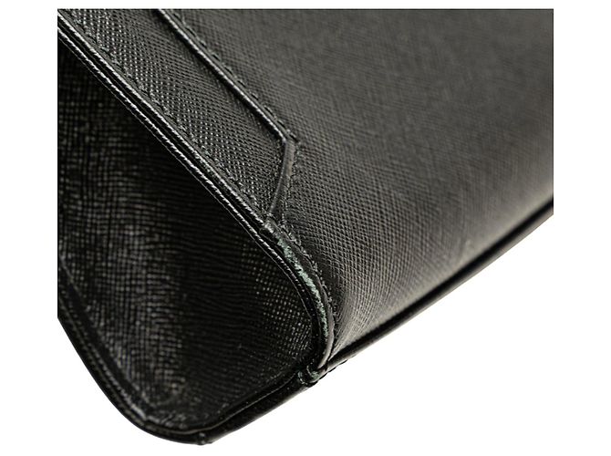 Burberry – Pochette in Pelle Nera con Cinturino Nero - vista 9
