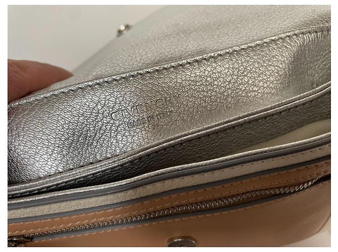 Borsa a tracolla Givenchy Duetto in pelle argentata Argento - vista 13