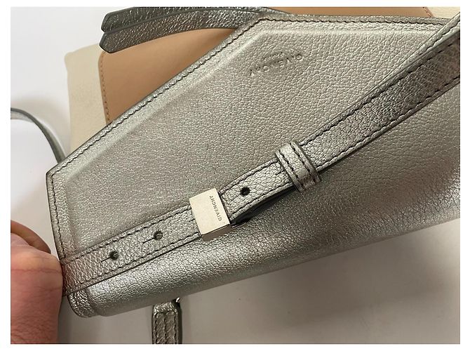 Borsa a tracolla Givenchy Duetto in pelle argentata Argento - vista 16