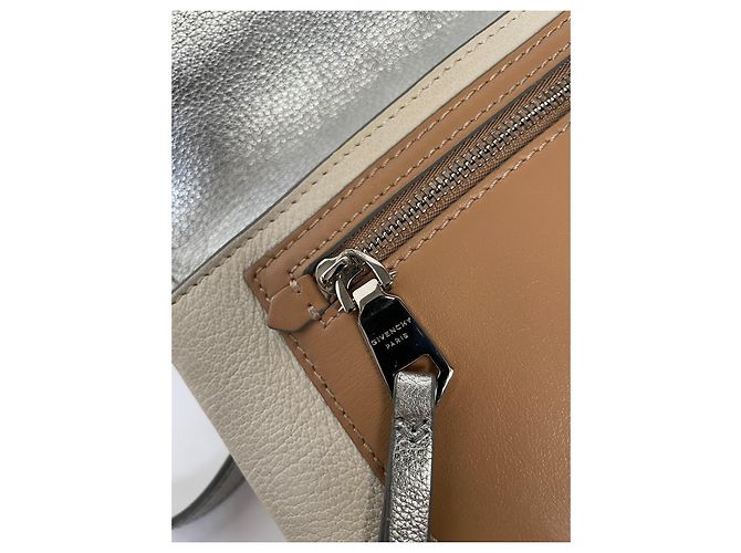 Borsa a tracolla Givenchy Duetto in pelle argentata Argento - vista 9