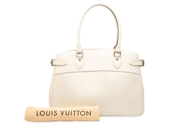 Louis Vuitton Passy GM in Epi Bianco - vista 8