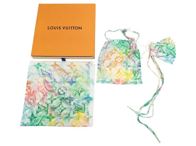 Set Bandana e Maschera Monogram Acquerello Bianco Virgil Abloh di Louis Vuitton - vista 12