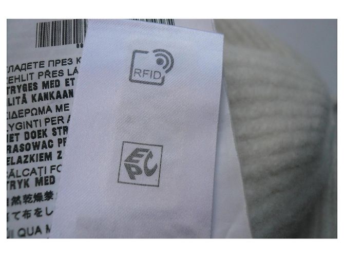PRADA Berretto in Lana di Cashmere Ecru con Placca Logo TBE XL 48 cm Bianco sporco - vista 9