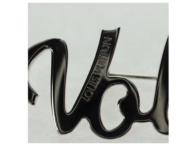 Louis Vuitton BROOCH VolezVoguezVoyagez in metallo argento M62507 LV Auth 162715M - vista 3