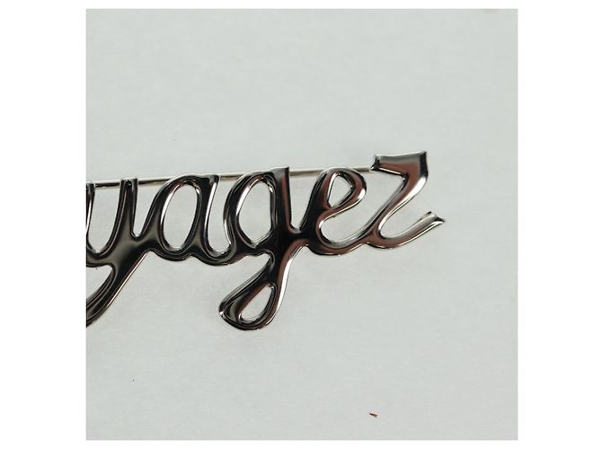 Louis Vuitton BROOCH VolezVoguezVoyagez in metallo argento M62507 LV Auth 162715M - vista 9