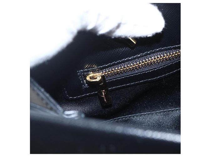 Borsa a Spalla Chain Vala in Pelle Nera e Oro Auth 159349 di Salvatore Ferragamo Nero D'oro - vista 19