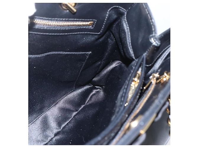 Borsa a Spalla Chain Vala in Pelle Nera e Oro Auth 159349 di Salvatore Ferragamo Nero D'oro - vista 20
