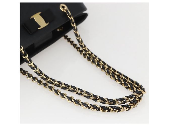 Borsa a Spalla Chain Vala in Pelle Nera e Oro Auth 159349 di Salvatore Ferragamo Nero D'oro - vista 7