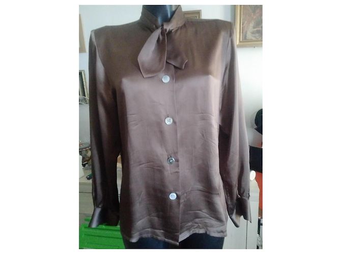 Blusa Yves Saint Laurent de seda taupe - vista 2
