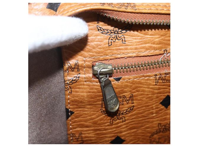 Borsa Tote MCM Logogram Vicetos PVC Marrone Oro Auth BA9359 D'oro - vista 17