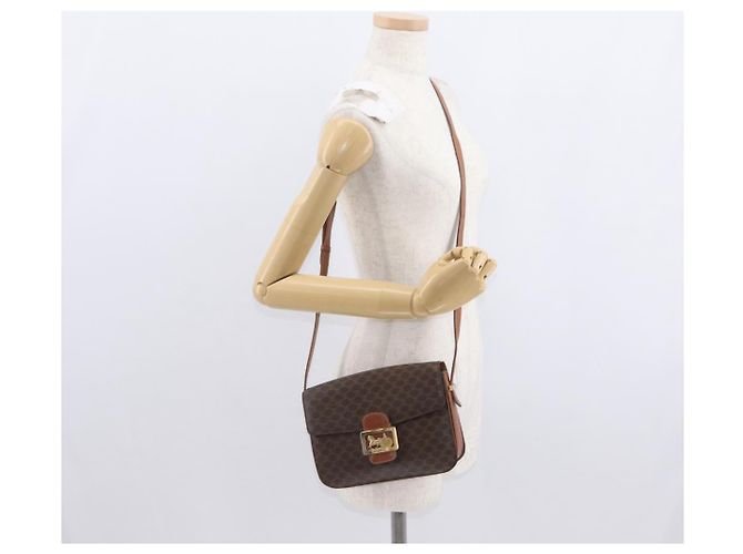 Céline Borsa in tela Macadam Celine con motivo carrozza in pelle PVC marrone e oro Auth 159345 D'oro - vista 24